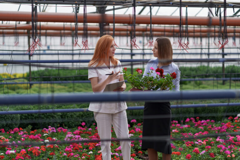 Wire Shelving vs Plastic Shelving for Greenhouses: Which One is Best?