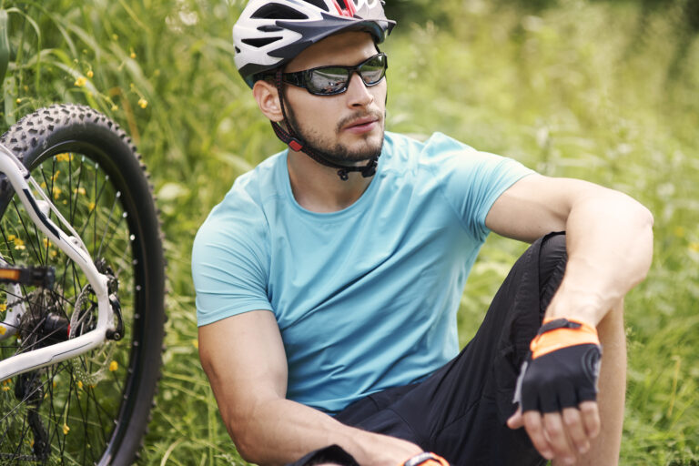 Photochromic vs Polarized Cycling Sunglasses