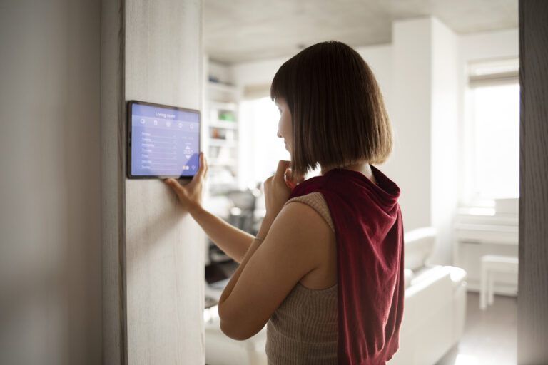 How Smart Thermostats Help Save Energy