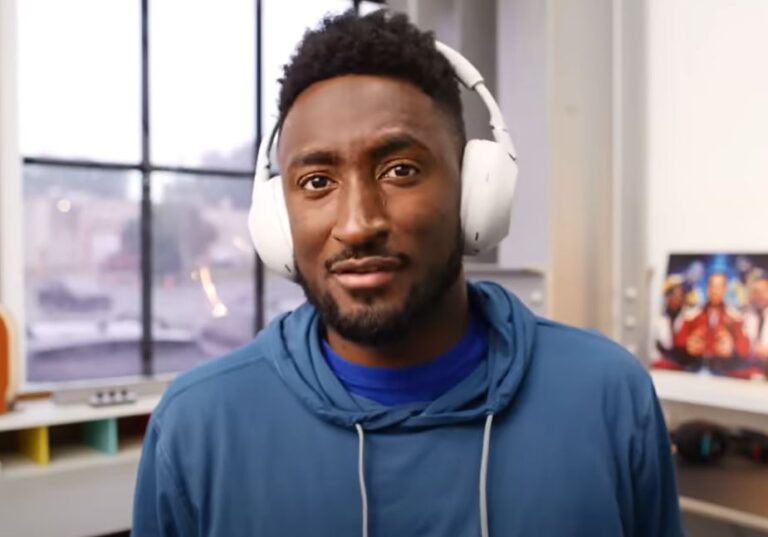 Best Noise-Cancelling Headphones for Workouts: Sweatproof, Secure & Powerful Audio