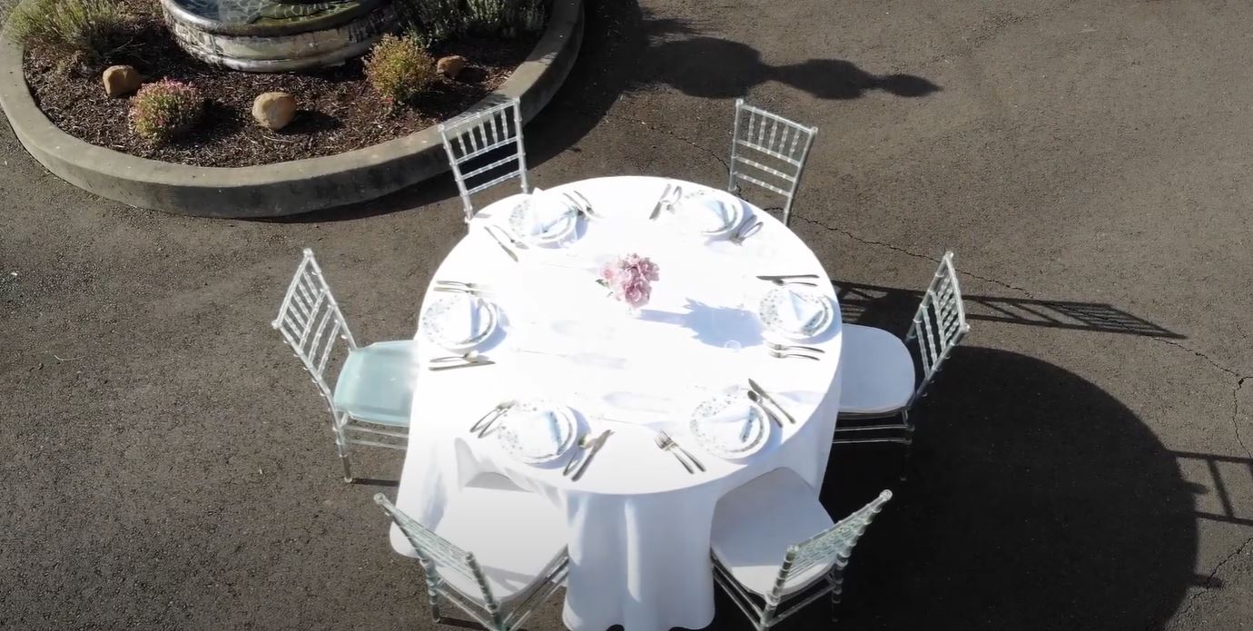 5 Best Tablecloths for Wood Tables in 2025