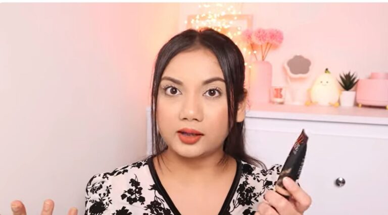 5 Best Makeup Products for Oily Skin and Fine Lines (Dermatologist-Approved )