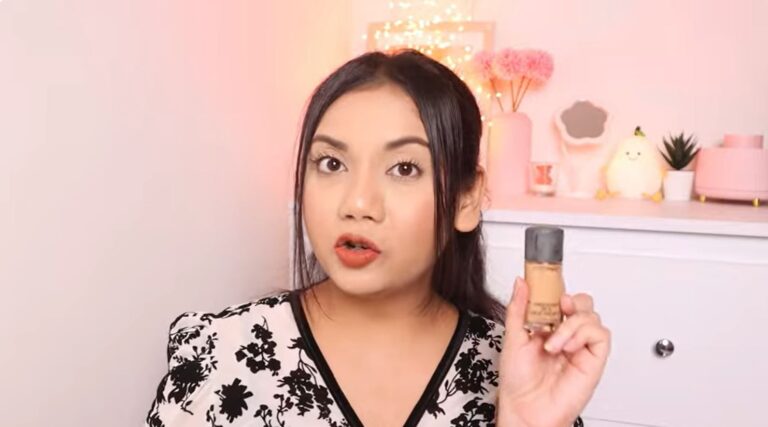 5 Best Makeup for Oily Skin and Large Forehead (Shine-Free and Flawless Look)