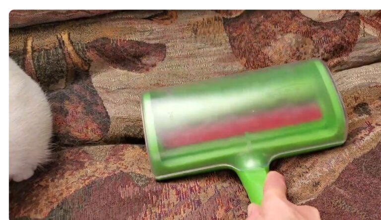 Best Reusable Lint Rollers for Clothes