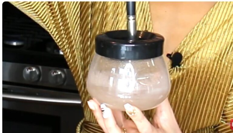 Can You Wash Makeup Brushes in a Washing Machine