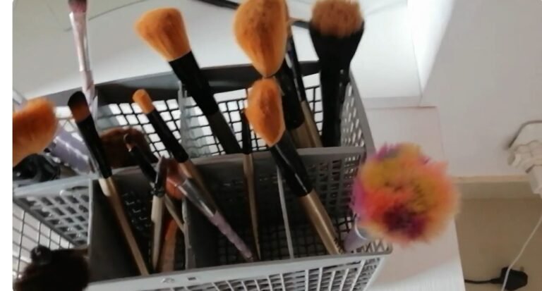Can You Wash Makeup Brushes in a Dishwasher? The Truth About Shortcuts